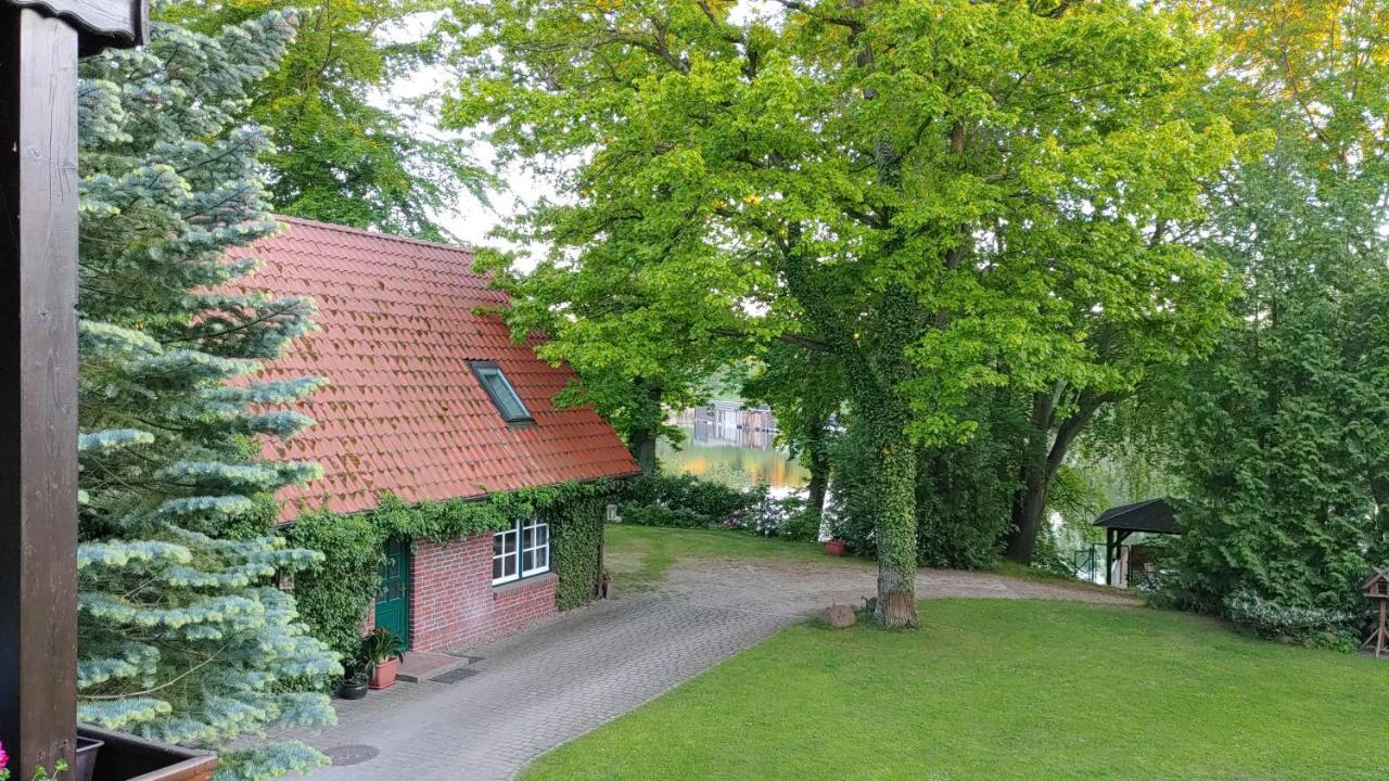 4 Sterne-Haus Am See Waren (Mueritz) Exterior foto